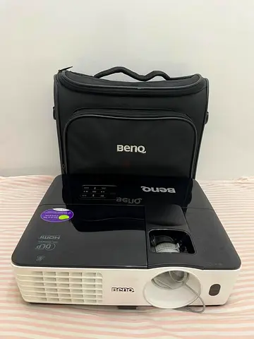 BenQ DLP Projector with Carry Case - brand new Working Condition