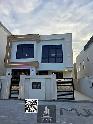 Villa for sale with a roof terrace, all fees included, and 6 master bedrooms in a prime location.