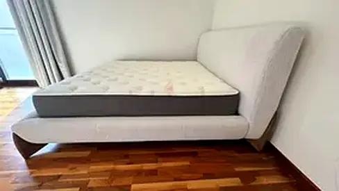 King bed with mattress (180x200)