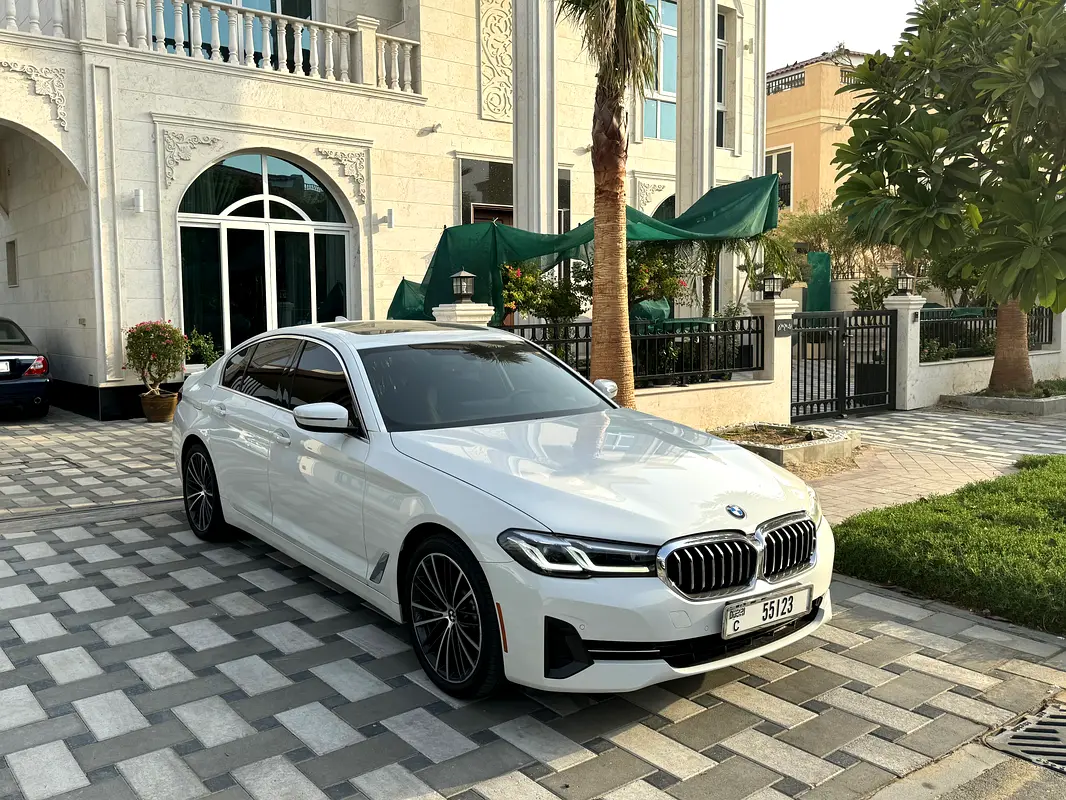 BMW 5-Series 2023 — photo 1 of 6