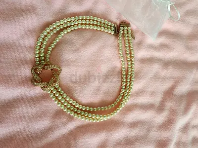 Vintage design pearl necklace