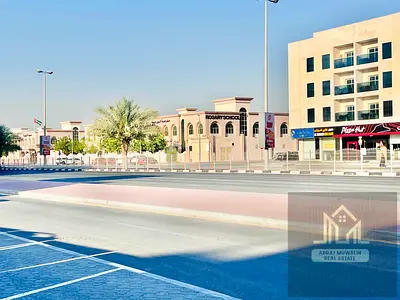 offer 1 bhk with small balcony on the road building frount off school just 30k
