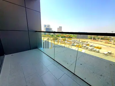 CHILLR & GAS FREE | HUGE SIZE | FRONT OF METRO