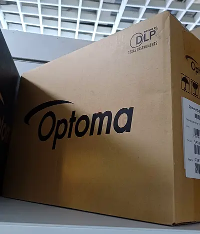 Projector Optoma  4000 lumens Full HD 1080p HD28i brand new