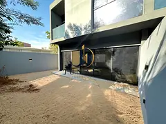 CORNER/BRAND NEW/3BHK ALL MASTER ROOM/IN RONIA/JUST 140K