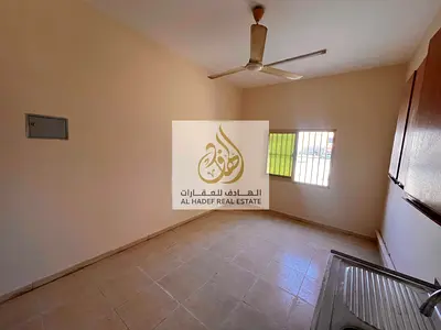 المويهات3 قريب مخرج من مخرج دبي و الشارقه - استوديو للايجار السنوي مساحة جيدة - 18 ألف