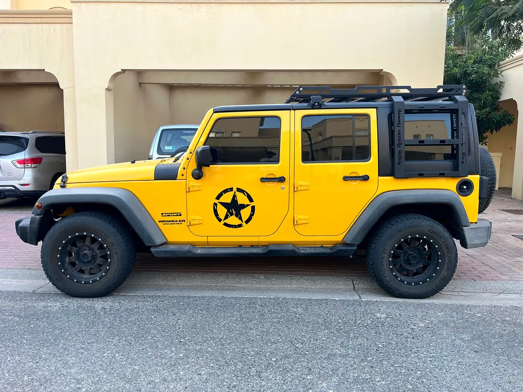 Jeep Wrangler 2015 — photo 1 of 9