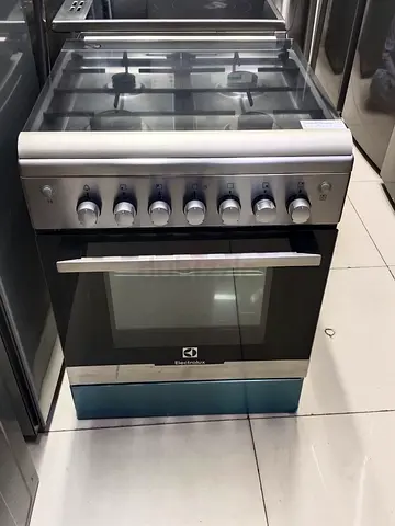 Electrolux full gas cooker highway duty 4 burner 60bay60cm lasted model for sale