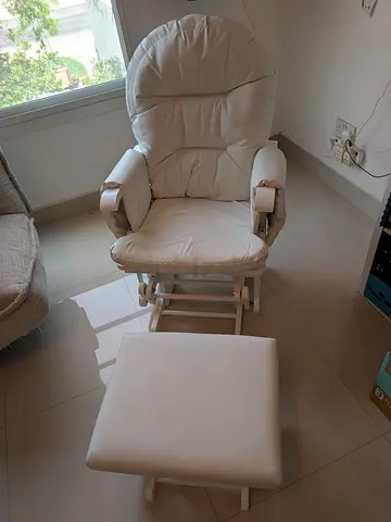 Gliding Chair With Footrest