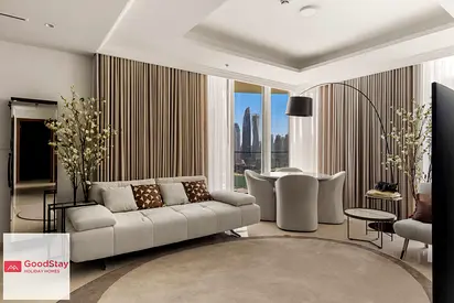 Stylish 2BR Beachfront Pool&Gym Access