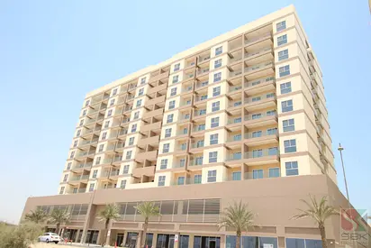 One Month Rent Free-Spacious 2 BR Flat