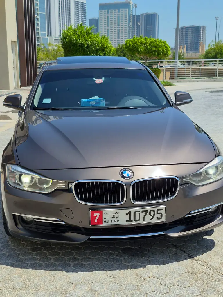 BMW 3-Series 2012 — photo 1 of 18