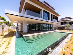Maia Mansion | Park View | Private Lift