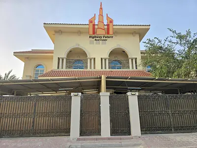 Fully Renovated Villa 4 Bedrooms, 2 Master room's, 5 washrooms, Big Hall, Wardrobe's, Green Garden, Near Beach, Only 120K