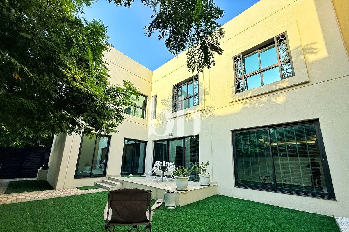 Spacious 5BR+Maid | End Unit | Prime Location