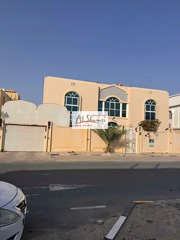 للبيع فيلا بالنخيلات الشارقه