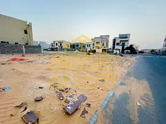 Prime plot of land for sale, close from the main street, permit for ground floor + two floors