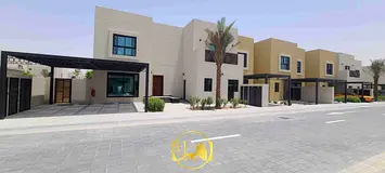 5 Bedroom Corner Villa |Freehold |Larger than the rest|