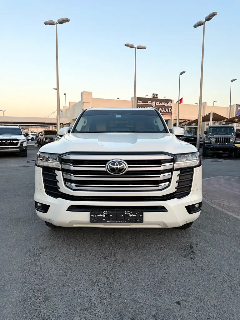 Toyota Land Cruiser 2024 — photo 1 of 19
