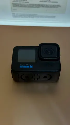GoPro 10 HERO action camera (used) - compact and waterproof comes with extra accessories