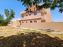 5 Bed room 2 Hall Majlis balcony Maids room very big villa Big gardan like new parking 120k last,,