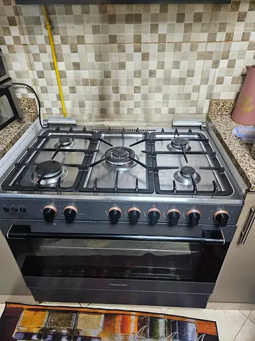 5 Burner Toshiba Cooking Gas