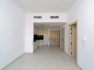 1BR Apartment | High Floor | Community View