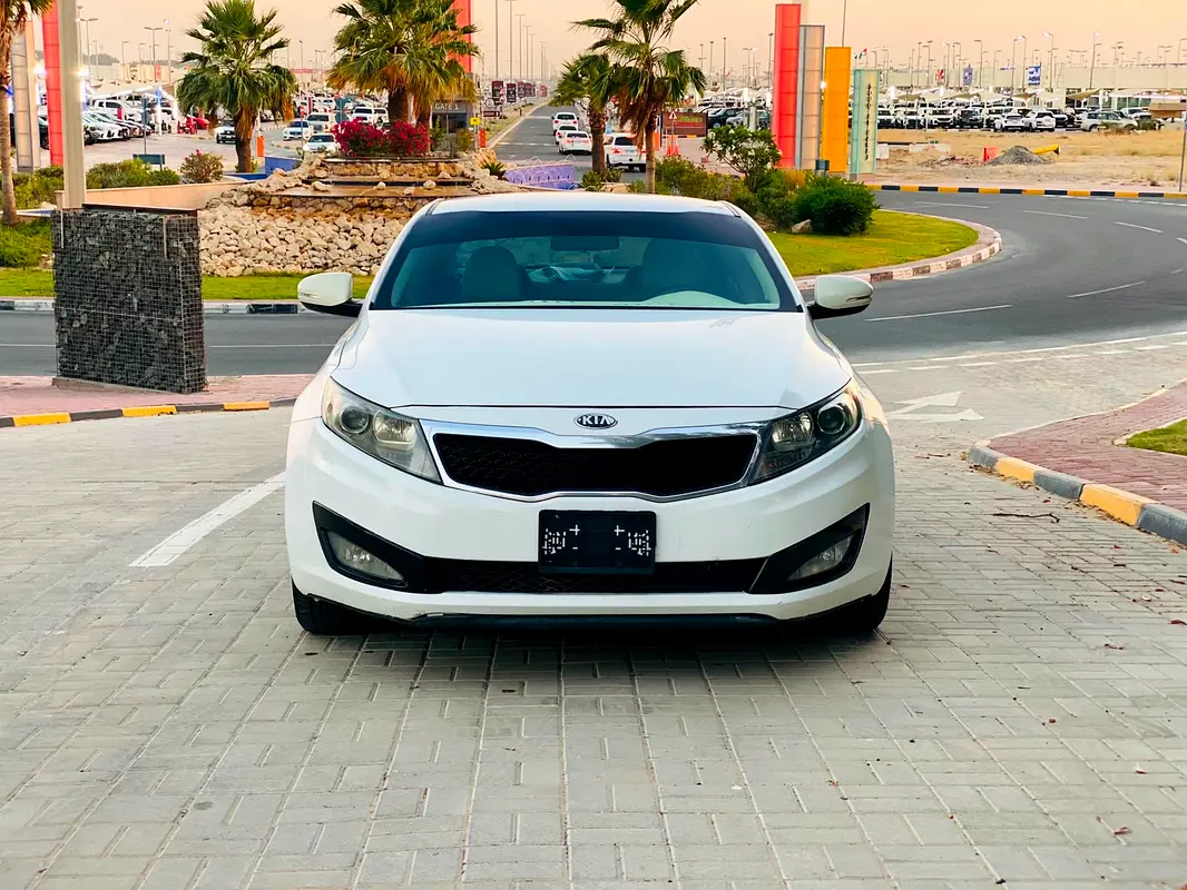 Kia Optima 2014 — photo 1 of 12