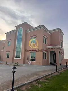 For sale: a luxurious villa in Al-Georgia with an area of 19,000 sq ft, featuring a classic design a