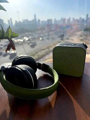 Portable Bluetooth Speaker and Over-ear Headphones - excellent  Condition