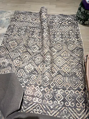 Gray Geometric Rectangular Area Rug - 1-2 Years, Good Condition