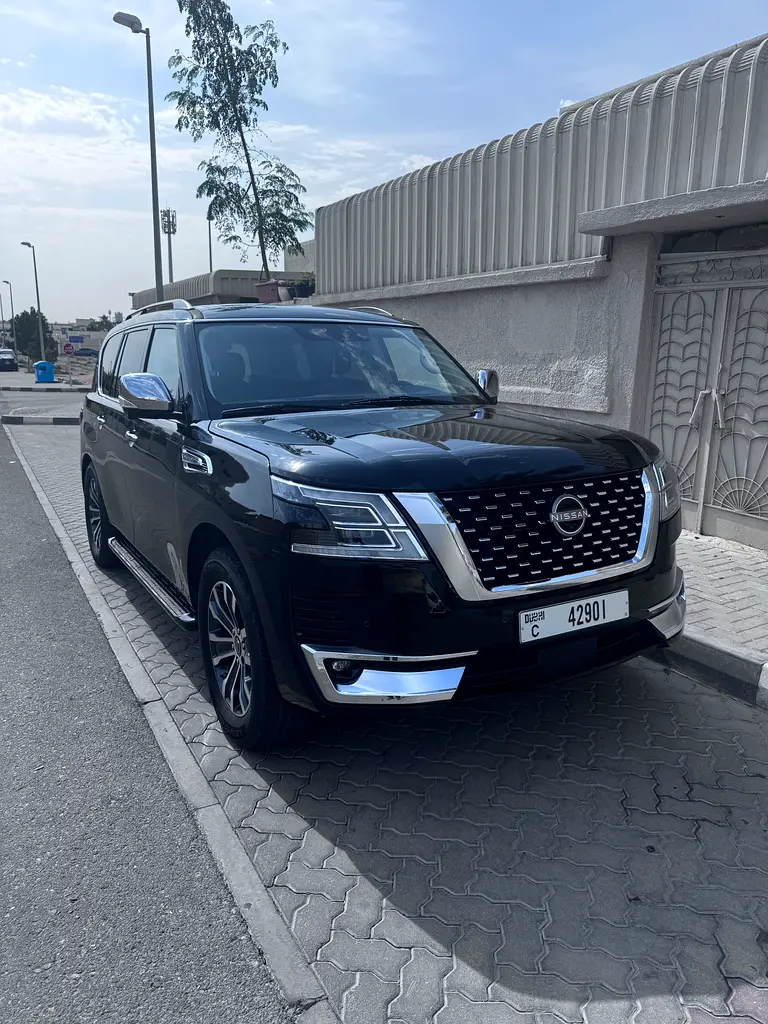 Nissan Armada 2020 — photo 1 of 10