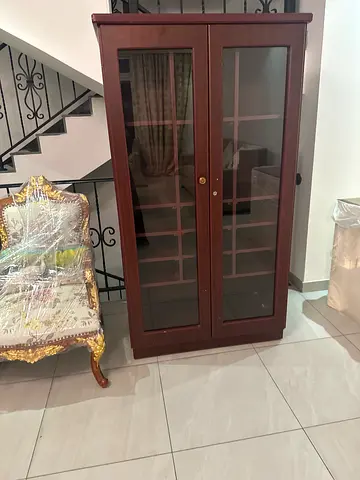 Crockery cabinet