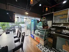 PRIME LOCATION READY SHOP | BESIDE CREEK | WITH OUTSIDE SITTING AREA