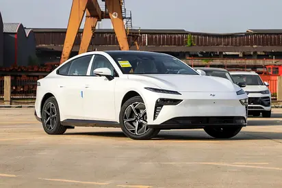 Dongfeng 007 (PRO 200) 2025 - Chinese Specs  (Plug in Hybrid)
