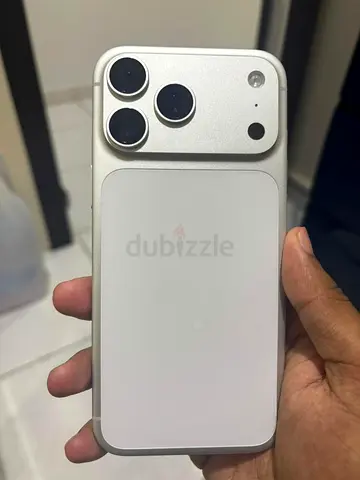 I phone 17 pro max 256gb TDRA, Apple Care+ warranty(2027 October),99% battery health