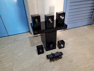 Samsung 5.1ch (Bluetooth, HDMI ARC Support)  Home Theatre System in excellent working condition
