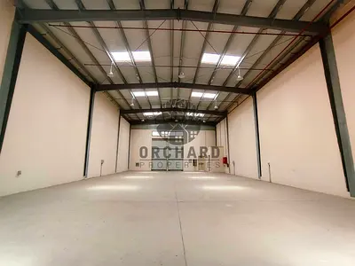Front of the road 52 kw power 4000 sqft warehouse for rent 190k