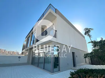 HUGE VILLA | READY TO MOVE| BRAND NEW