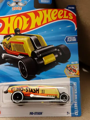 Hot Wheels 2025 Mo-Stash collectible toy car (new in package)
