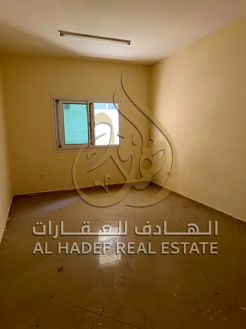 غرفة وصالة للإيجار في القصباء – الشارقة | مساحة واسعة وجيم ومسبح