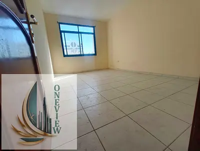 2BHK PREMIER LOCATION// NEAR BAS STOP SPLIT AC JAST FOR RANT 32k