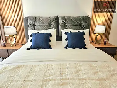 Fully Furnished Highly Upgraded 1 Bed | Monthly