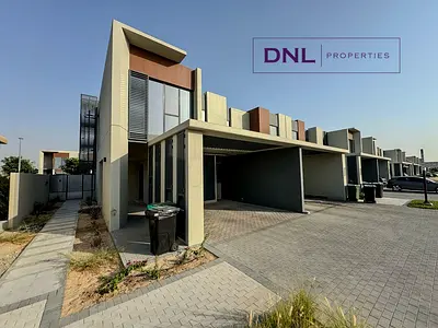 Corner Unit | Spacious | Close To Amenities