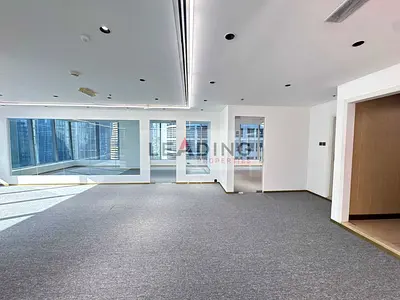 Vacant Office | 3 Parkings | Canal View