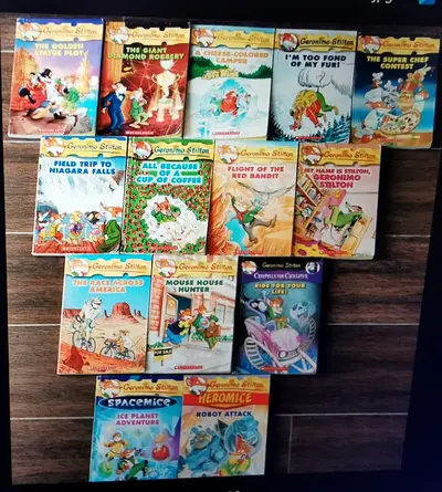 Geronimo Stilton, Wimpy kid and other childrens book lot - 14 + paperback and hardcover books.