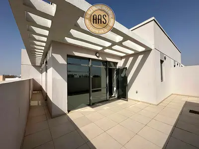 PRIVATE TERRACE || CLOSE KITCHEN || READY TO MOVE