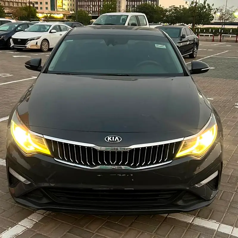 Kia Optima 2019 — photo 1 of 11