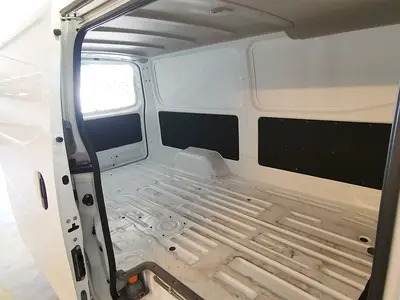 2021 Nissan URVAN — миниатюра 14
