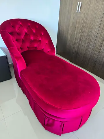 Beautiful SOFA for Lady / Quem.